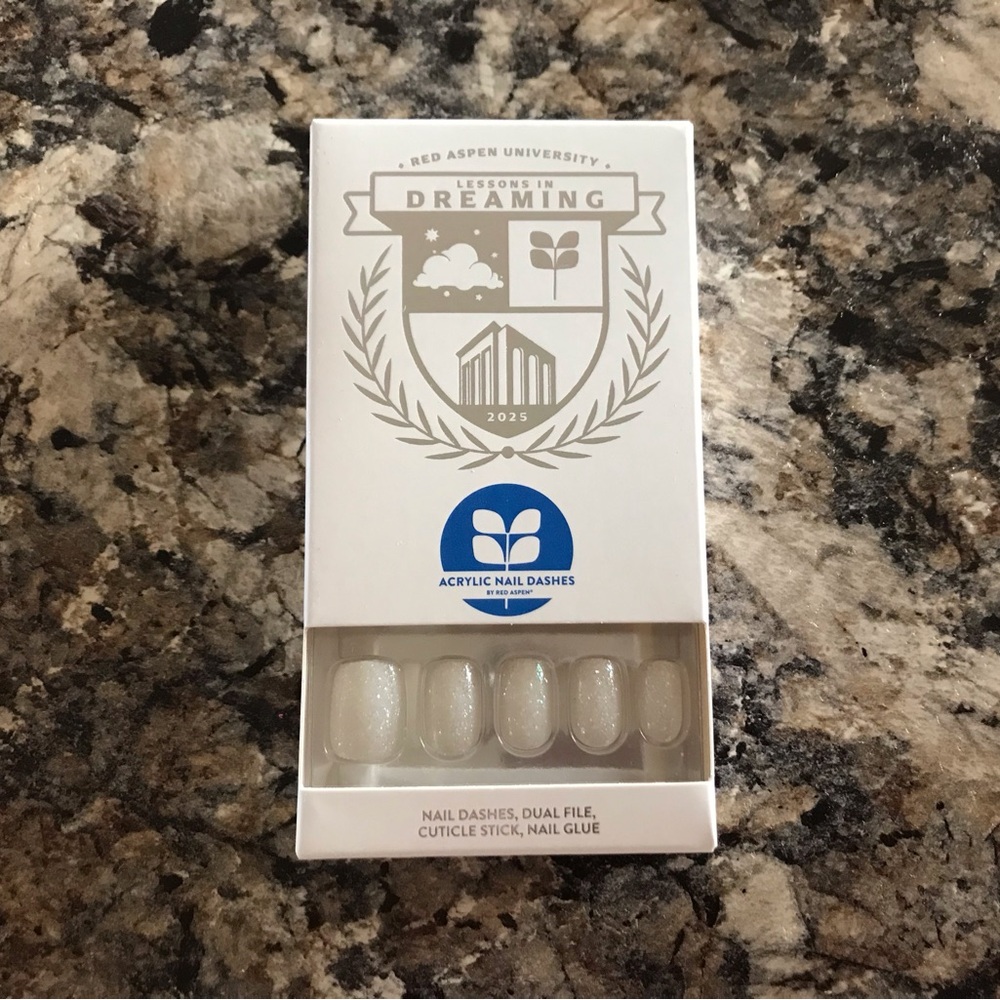 Short Squoval Press On Nails New In Box Perri’s Lesson’s In Dreaming